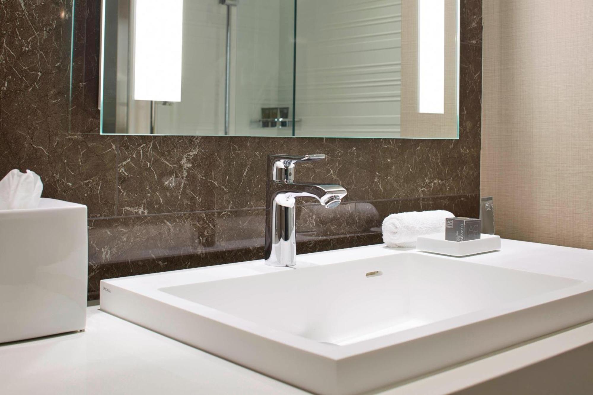 Ac Hotel By Marriott Seattle Bellevue/Downtown Extérieur photo